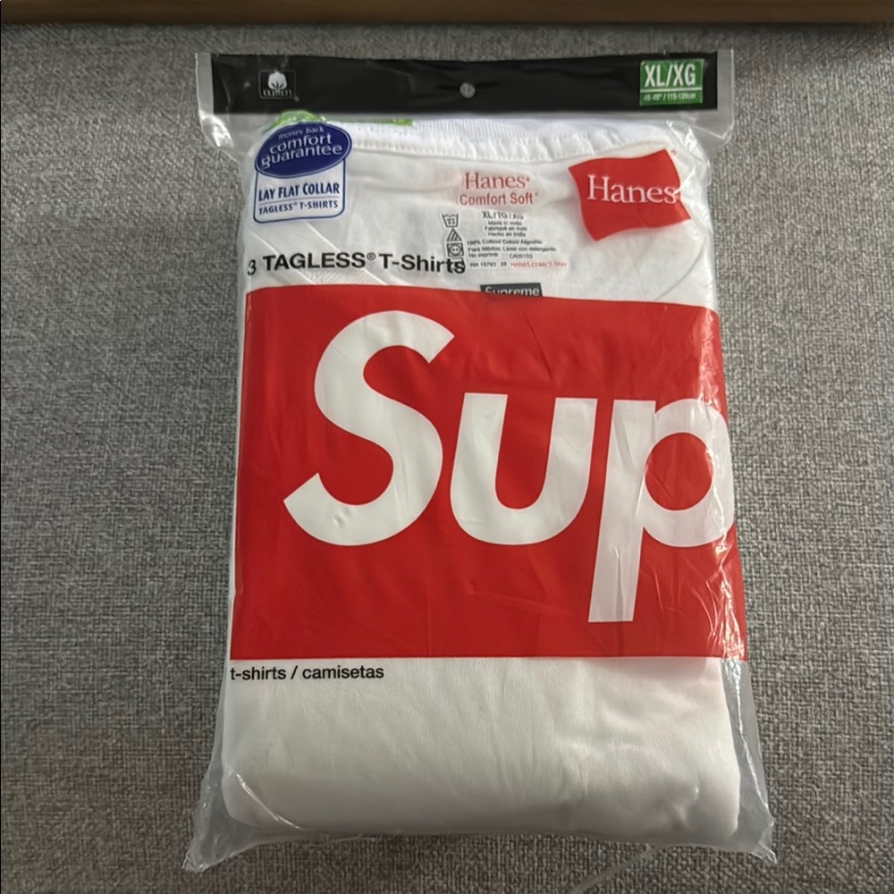 Supreme XL dead stock Hanes White Tagless T-Shirts 3-Pack
